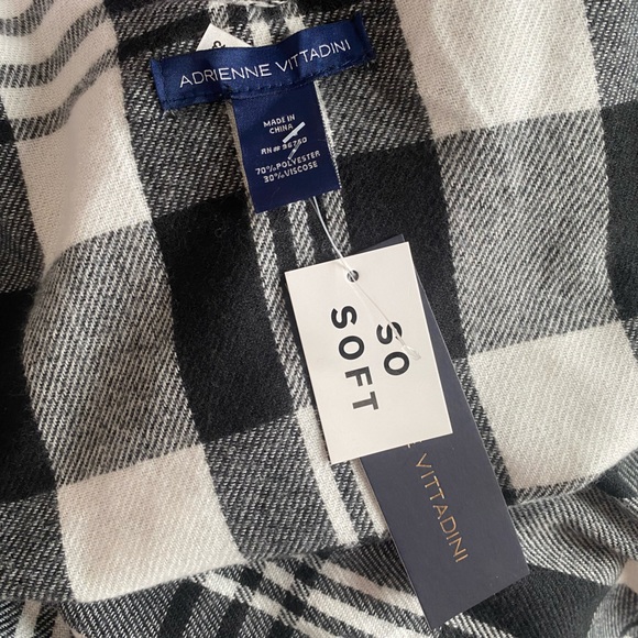 ADRIENNE VITTADINI black and white plaid wrap - Picture 3 of 5